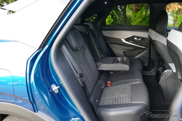 プジョー3008 GT HYBRID アルカンターラパッケージ