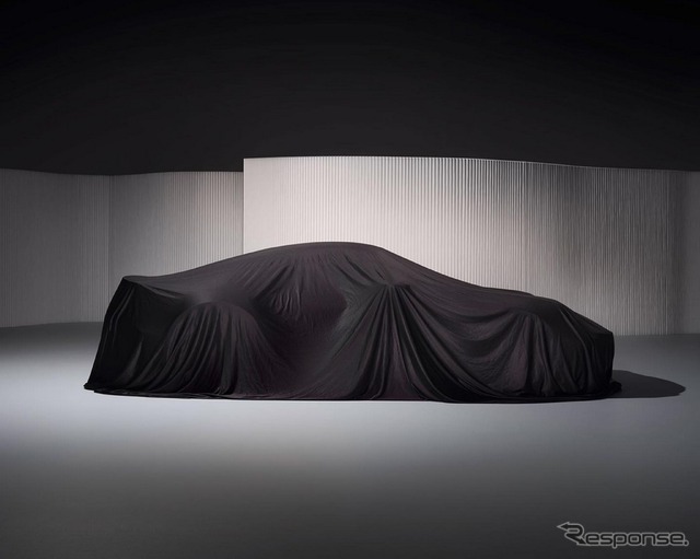ポルシェが新型車を予告