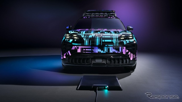 ポルシェ『カイエン・エレクトリック』プロトタイプと11kWワイヤレス充電器