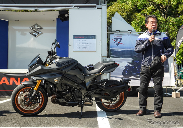 マットブラックの特別な『カタナ』で登場したスズキの二輪事業を統括する伊勢敬本部長