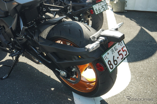 マットブラック塗装×ゴールドホイールの特別なスズキ『カタナ(KATANA)』
