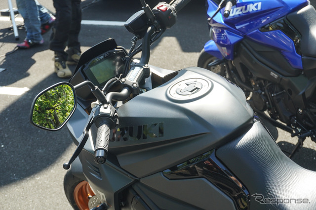 マットブラック塗装×ゴールドホイールの特別なスズキ『カタナ(KATANA)』