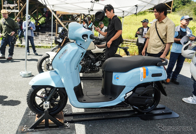 展示車両には国内導入予定の新型「FAZZIO」も(My Yamaha Motor cafe)
