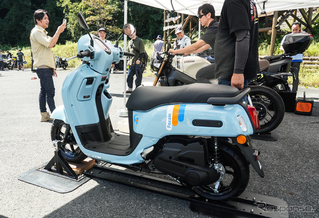 展示車両には国内導入予定の新型「FAZZIO」も(My Yamaha Motor cafe)