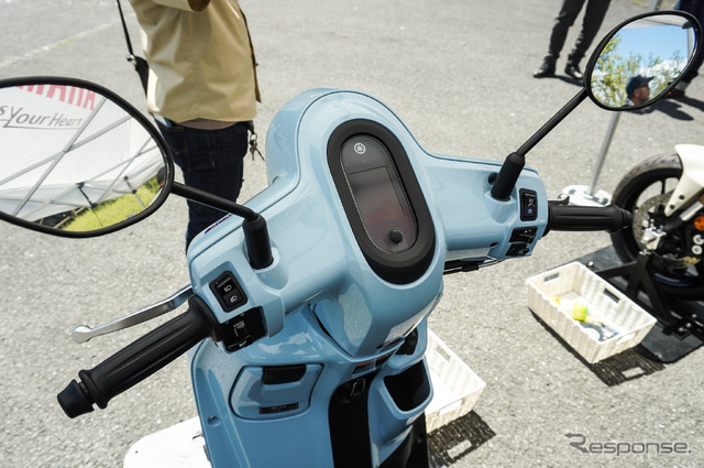 展示車両には国内導入予定の新型「FAZZIO」も(My Yamaha Motor cafe)