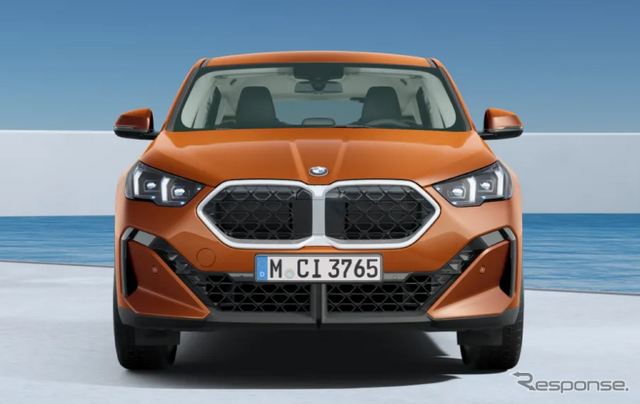 BMW X2 新型の「xDrive20d」(欧州仕様)