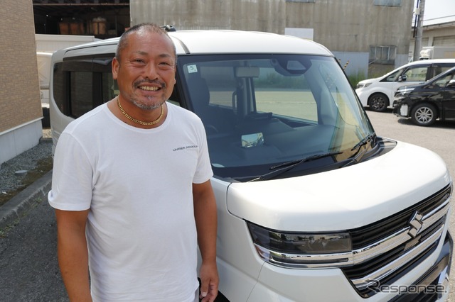 ピュアデジシステムの“足さない・引かない”ありのままのサウンドが好きだというオーナーの杉森さん。