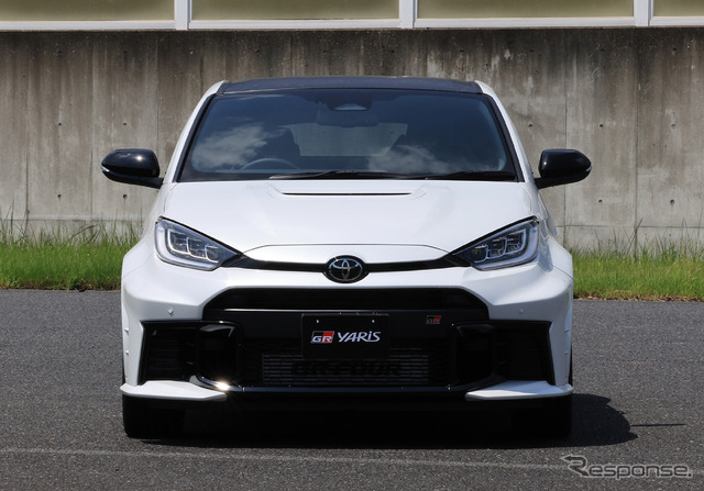トヨタ GRヤリス 25式「エアロパフォーマンスパッケージ」