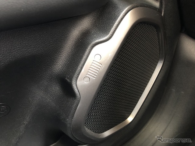 ジープ・レネゲード Altitude e-Hybrid