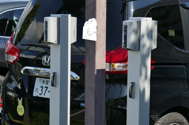 駐車枠すべてに設置された200V/3kWhの充電器