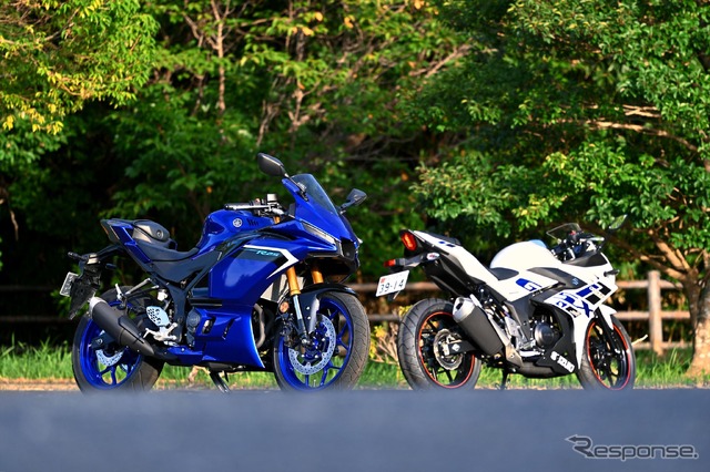 ヤマハ YZF-R25（左）とスズキ GSX250R（右）