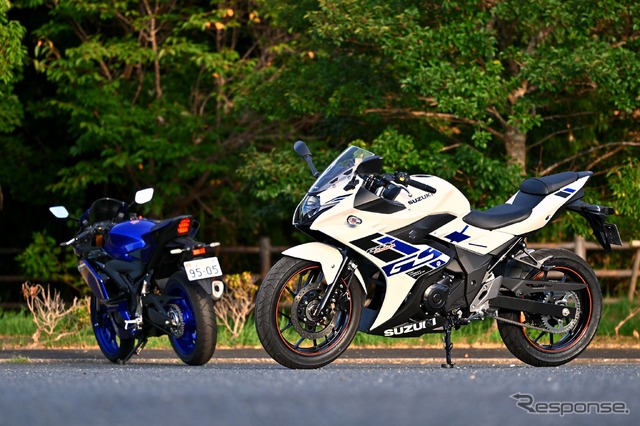 ヤマハ YZF-R25（左）とスズキ GSX250R（右）