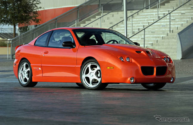 【SEMA2002速報】ポンティアック『サンファイア』…手ごろなベースを個性的に
