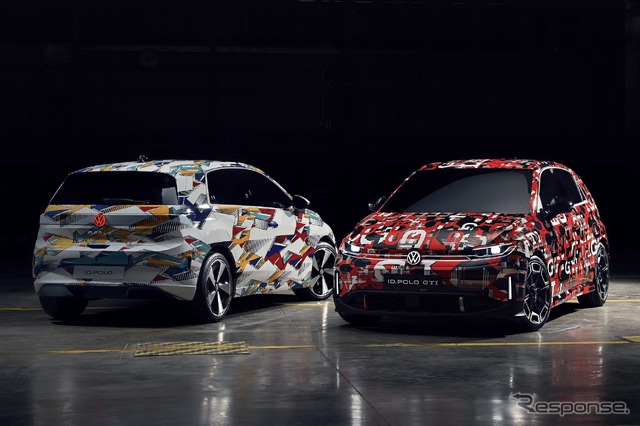 VW ID. ポロ(白)とID. ポロGTI(赤)