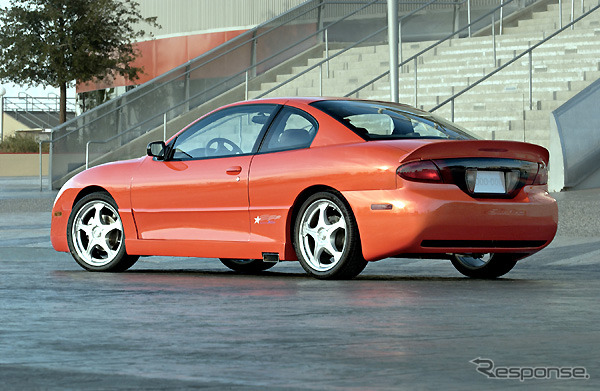 【SEMA2002速報】ポンティアック『サンファイア』…手ごろなベースを個性的に