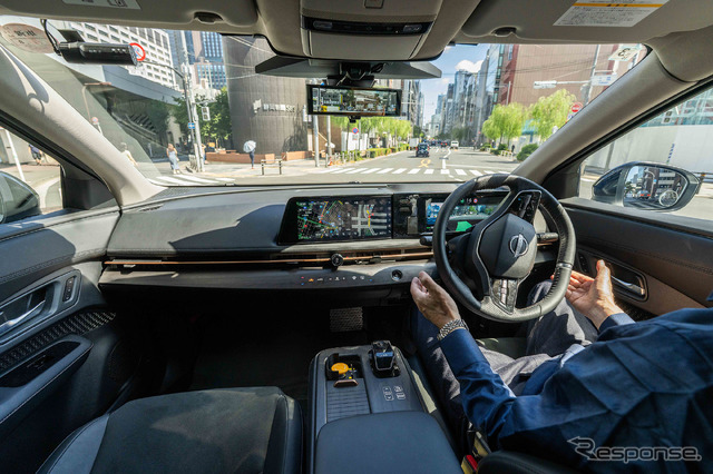 AI技術を搭載した次世代プロパイロットで、東京銀座の一般道路を手離し運転する日産アリア