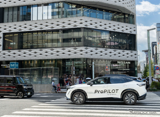 AI技術を搭載した次世代プロパイロットで、東京銀座の一般道路を手離し運転する日産アリア