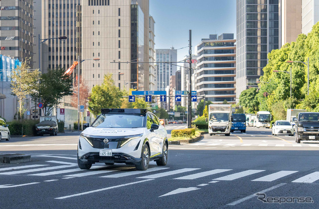 AI技術を搭載した次世代プロパイロットで、東京銀座の一般道路を手離し運転する日産アリア