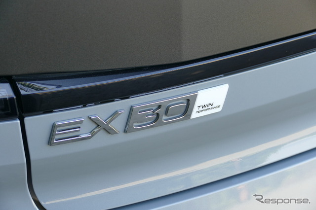 ボルボ EX30 Cross Country（クロスカントリー）