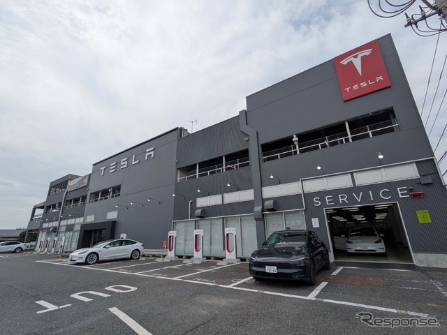 従来の「テスラセンター千葉稲毛」はサービス／デリバリーに加えて国内初となる認定中古車を見られる拠点として発展した