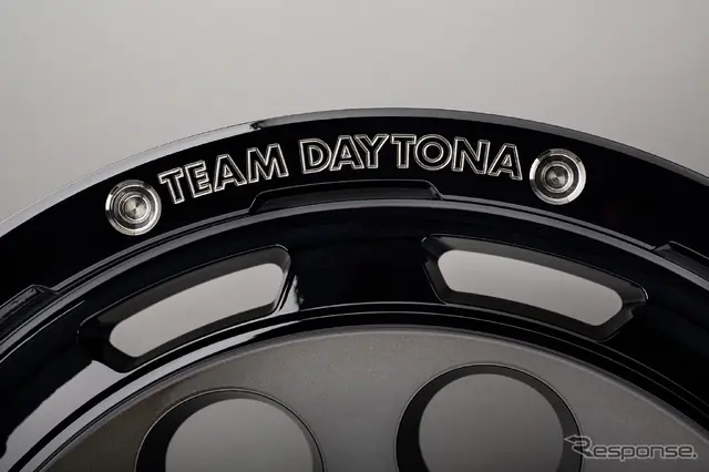 レイズ DAYTONA D9