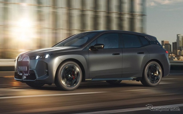 BMW iX M70 xDrive The First Edition