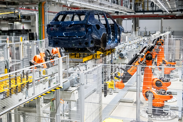 ハンガリーのデブレツェン工場で新型BMW『iX3』の量産を10月末に開始