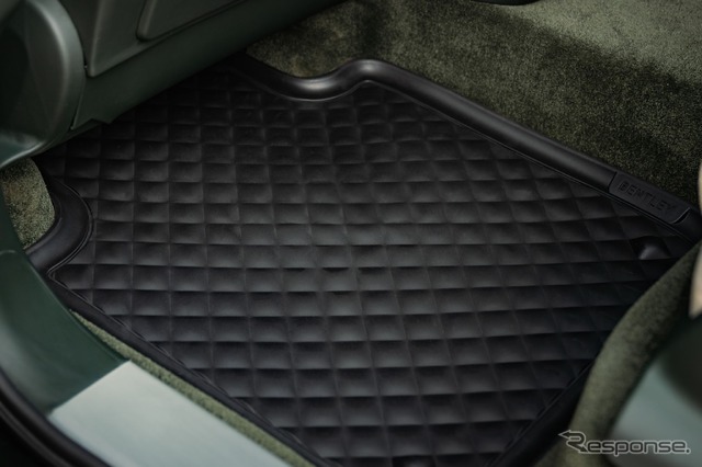 全天候型のフロアマット