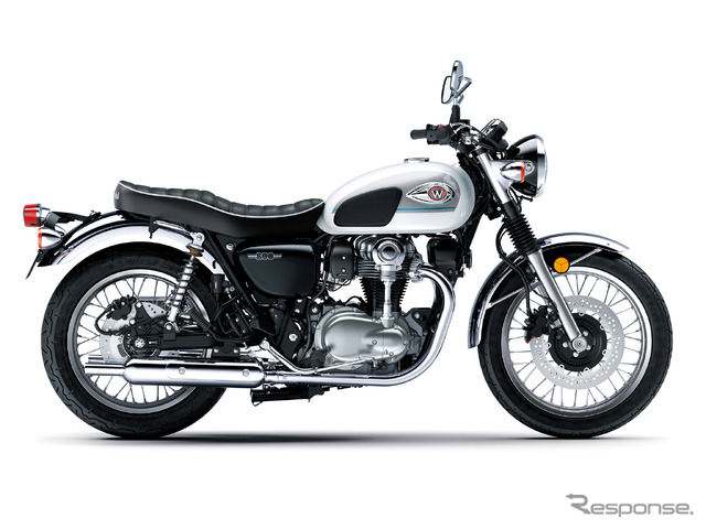 カワサキ W800 2026年モデル（パールクリスタルホワイト）
