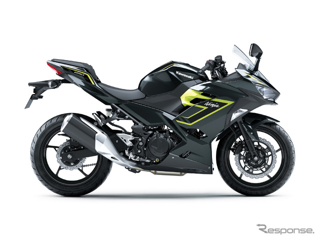 カワサキ Ninja 250（メタリックカーボングレー×メタリックイエローイッシュグリーン）