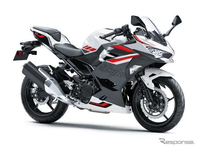 カワサキ Ninja 400 2026年モデル（パールロボティックホワイト×メタリックマグネティックダークグレー）