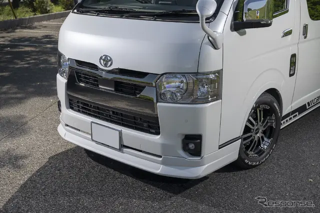 carrozzeriaデモカーのハイエース