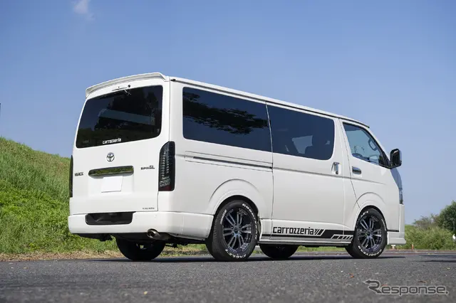 carrozzeriaデモカーのハイエース