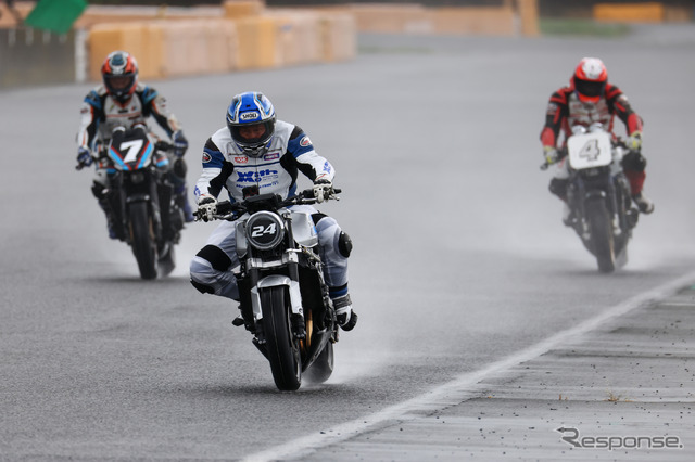 「鉄馬レース」に参戦したホンダ『CB1000F Concept』