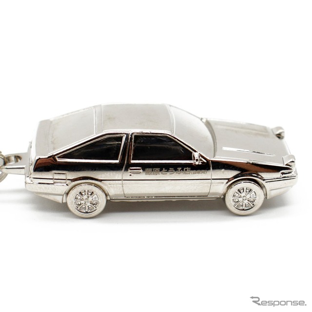 『頭文字D』の86トレノの3Dメタルキーチェーン