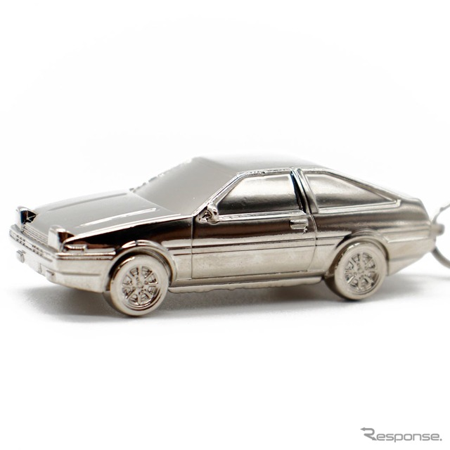 『頭文字D』の86トレノの3Dメタルキーチェーン
