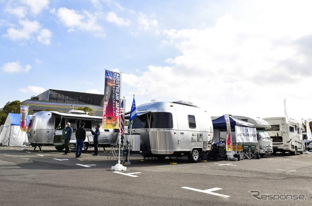 お台場キャンピングカーフェア 会場風景