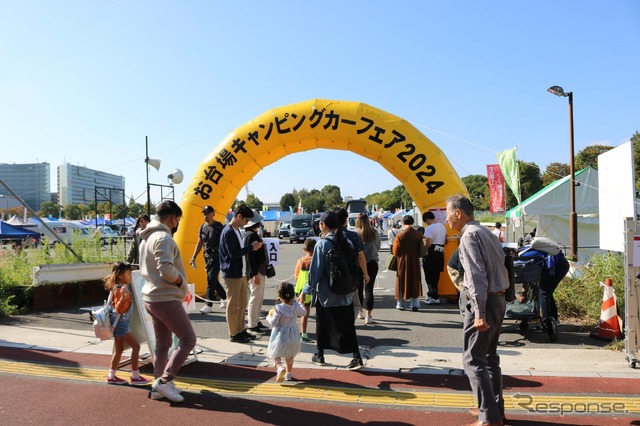お台場キャンピングカーフェア 会場風景