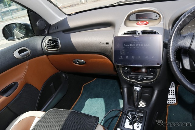 プジョー206CCが蘇る！ スピーカー交換＋サブウーファーで音質一新［car audio newcomer］by サウンドエボリューション ログオン後編