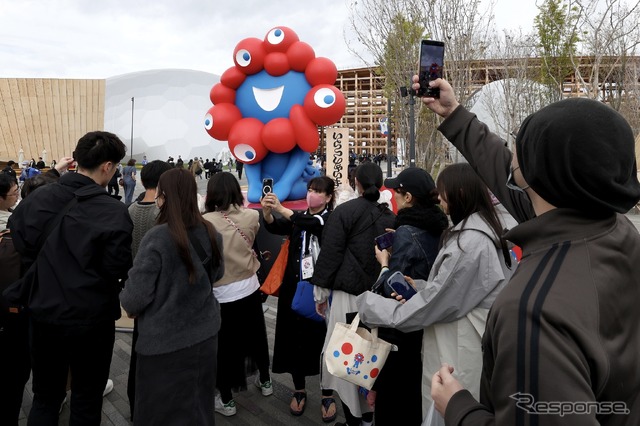 大阪・関西万博が閉幕、184日間で2500万人超が来場した（写真は初日）