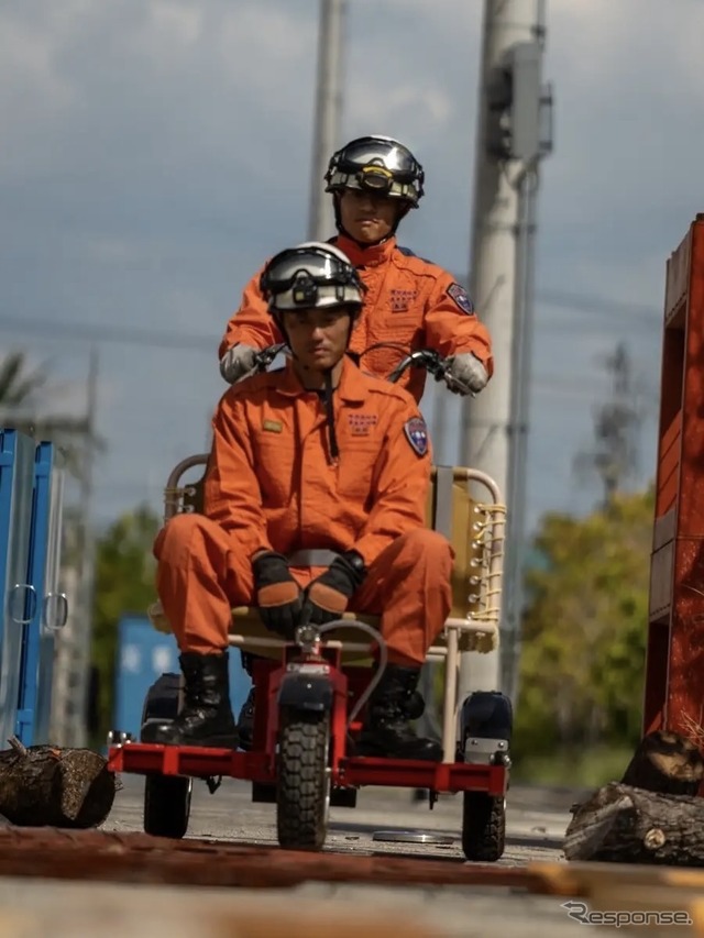 サカイサイクルのレスキューバイク:前座席に大人2名乗車可能
