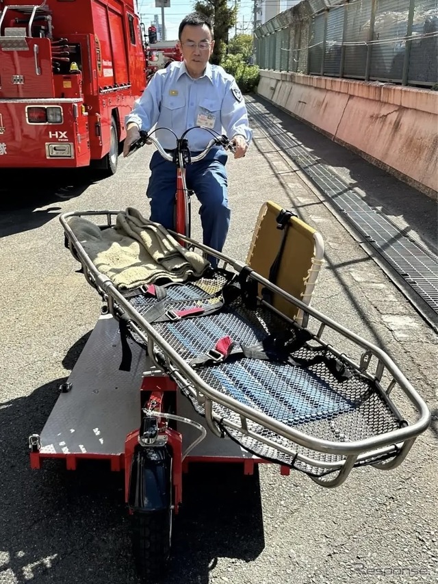 サカイサイクルのレスキューバイク:担架を搭載することも可能