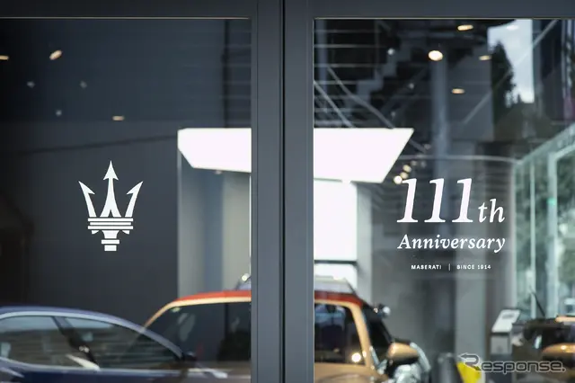 マセラティ111周年記念店舗ディスプレイ