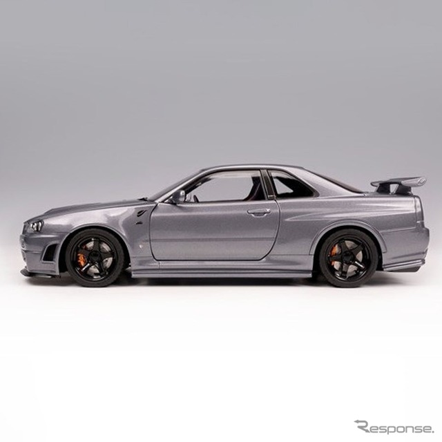 日産『スカイラインGT-R』(BNR34)の1/18スケールミニカー