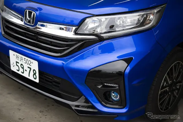 施工後はクリアが1層増えたような艶やかなボディーとなる