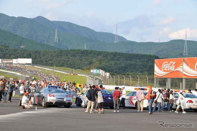【SUPER GT 第7戦】イベント報告…キッズ記者体験や熱気球など