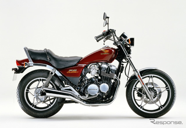 ホンダ CBX400（写真は1983年）