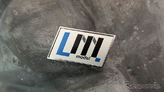model LM バッジ