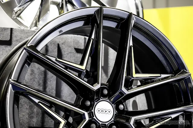 22インチ大径超軽量アルミホイール