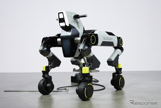 スズキの次世代四脚モビリティ「MOQBA(モクバ)2」(ジャパンモビリティショー2025)